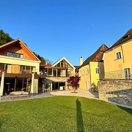 Weingut Fj Gritsch Mauritiushof